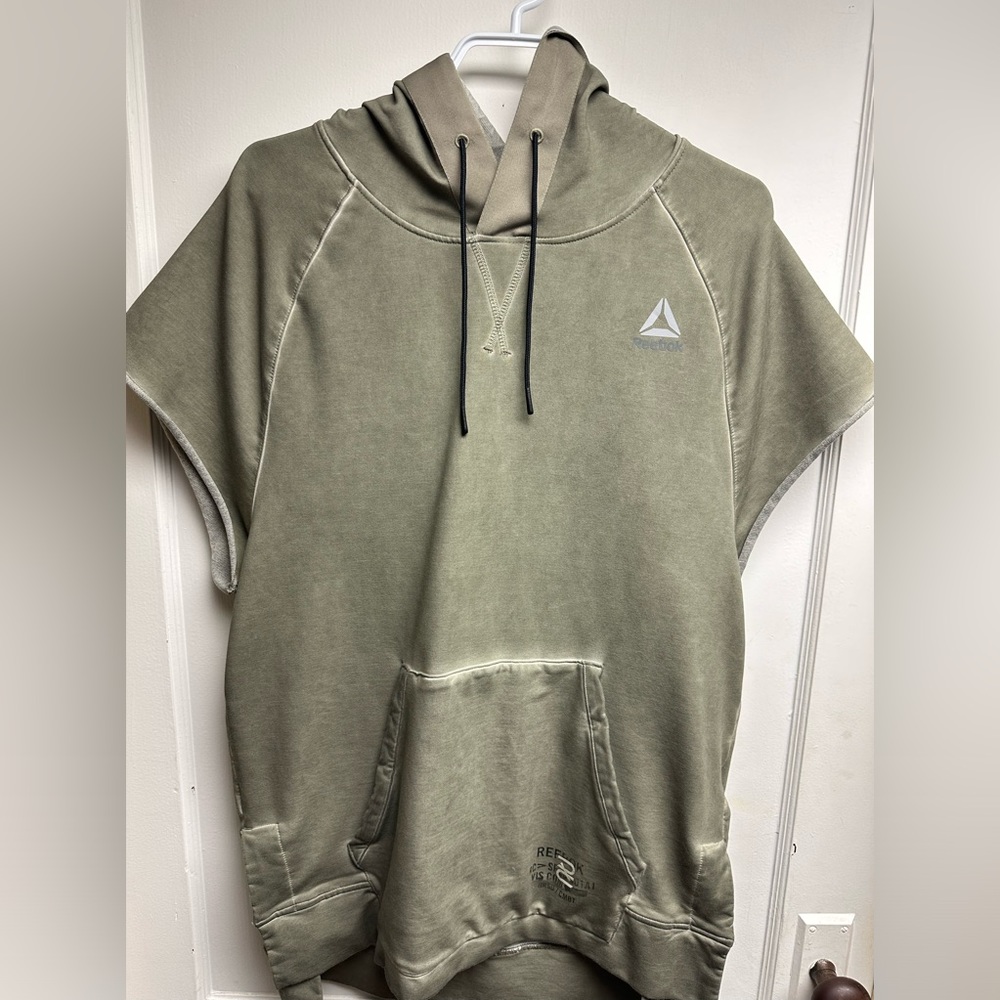 Sleeveless Reebok Sweater